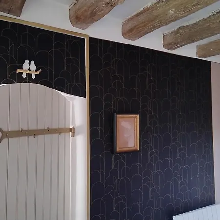 Alloggio in famiglia Le Paradis Des Chats Bercéen Chez Stéphanie Près Circuit Du Mans, Possibilité Rajout Lit Pliant 1 Personne, Animaux Acceptés, Relais Motard *