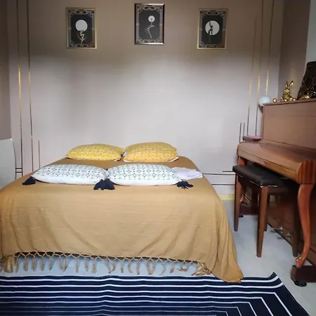 Le Paradis Des Chats Chez Stephanie Pres Circuit Du Mans, Possibilite Rajout Lit Pliant 1 Personne, Animaux Acceptes, Relais Motard, Nespresso A Disposition Dans *