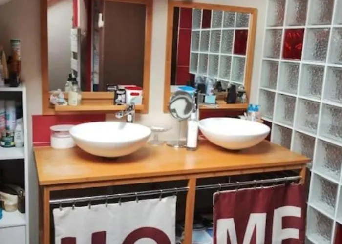 Accommodatie bij particulieren Le Paradis Des Chats Berceen Chez Stephanie Pres Circuit Du Mans, Animaux Acceptes, Relais Motard Marigne-Laille