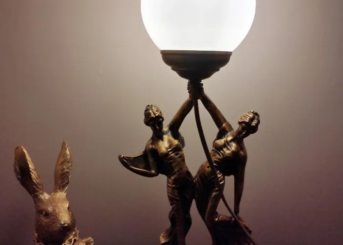 Le Paradis Des Chats Berceen Chez Stephanie Pres Circuit Du Mans, Animaux Acceptes, Relais Motard