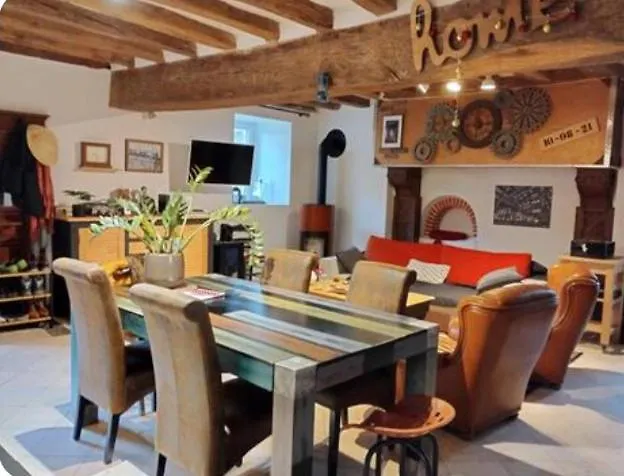 民宿 Le Paradis Des Chats Berceen Chez Stephanie Pres Circuit Du Mans, Animaux Acceptes *